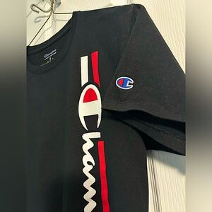 Black medium Champion Tshirt